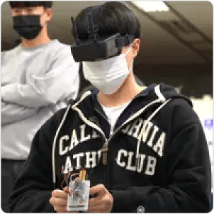 전기차 조종