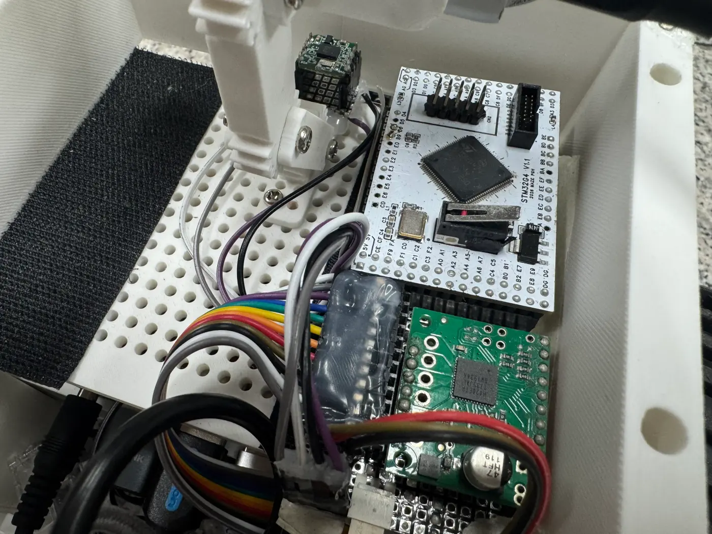 다중 로봇 재난 탐색과 구호물품 협동 운반 STM32 기반 모터 제어 및 Jetson ROS 2 시스템 연동